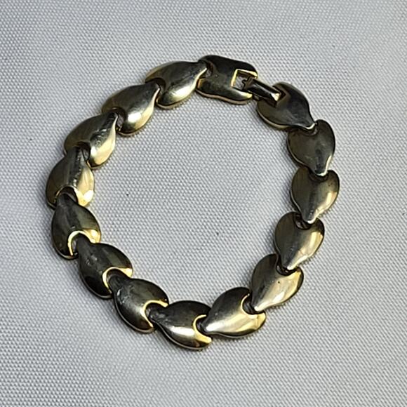 Napier Gold Tone Shell Floral Teardrop Link 7" Bracelet Signed Vintage Jewelry - Picture 2 of 8